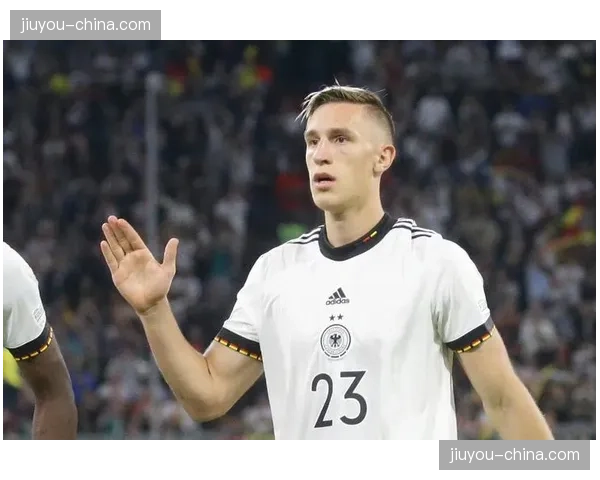 深度对话施洛特贝克:谈担任多特后防核心的成长与责任 深度对话施洛特贝克:谈担任多特后防核心的成长与责任