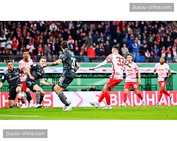 莱红牛vs柏林联合：红牛竞技场欧冠资格关键战
